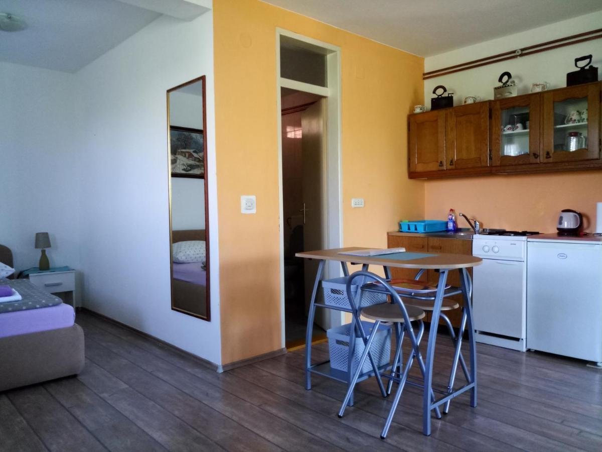 Studio Apartman Mak Duga Resa Exterior foto